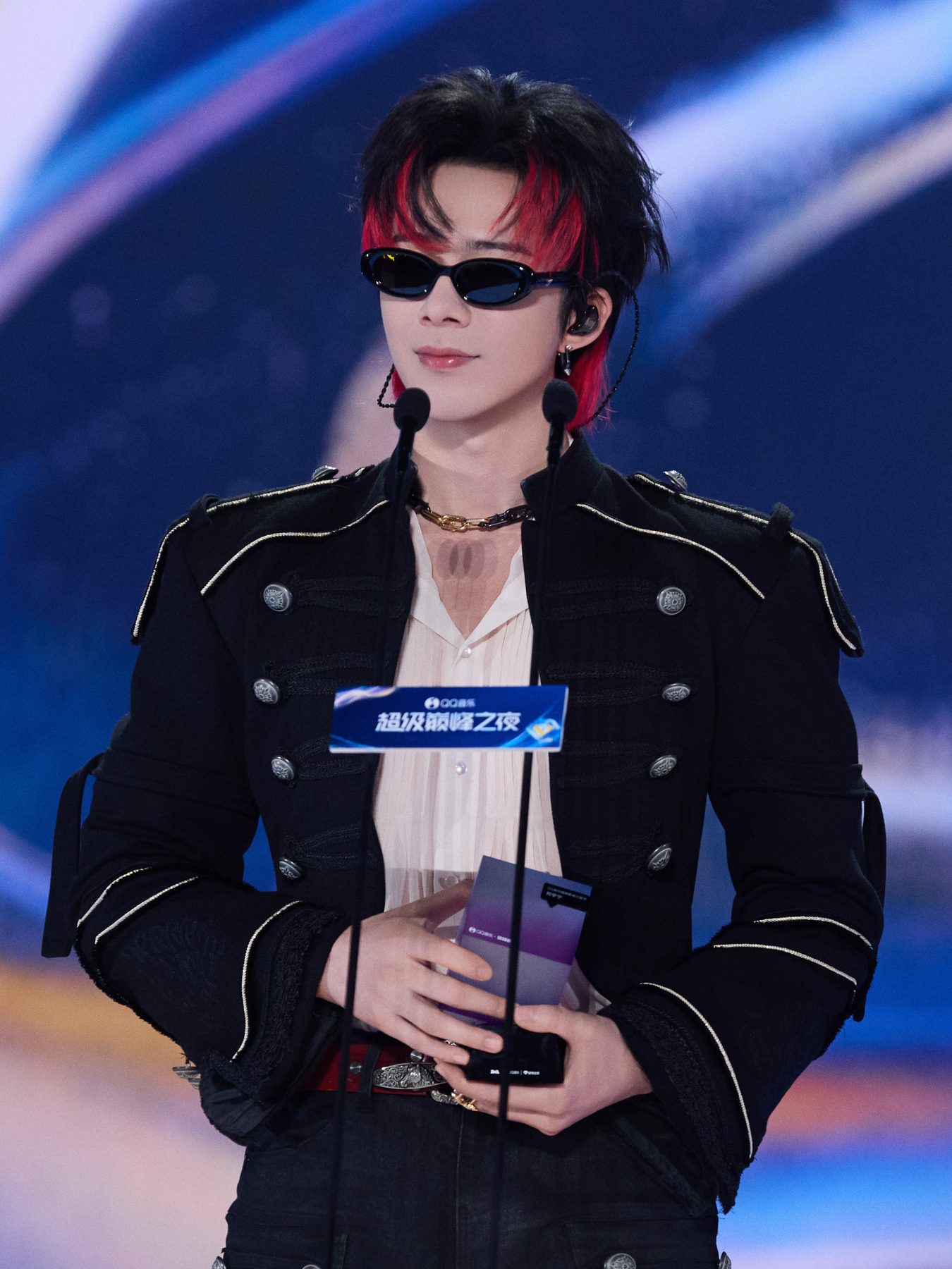 Liu Yuning backstage at a music awards ceremony